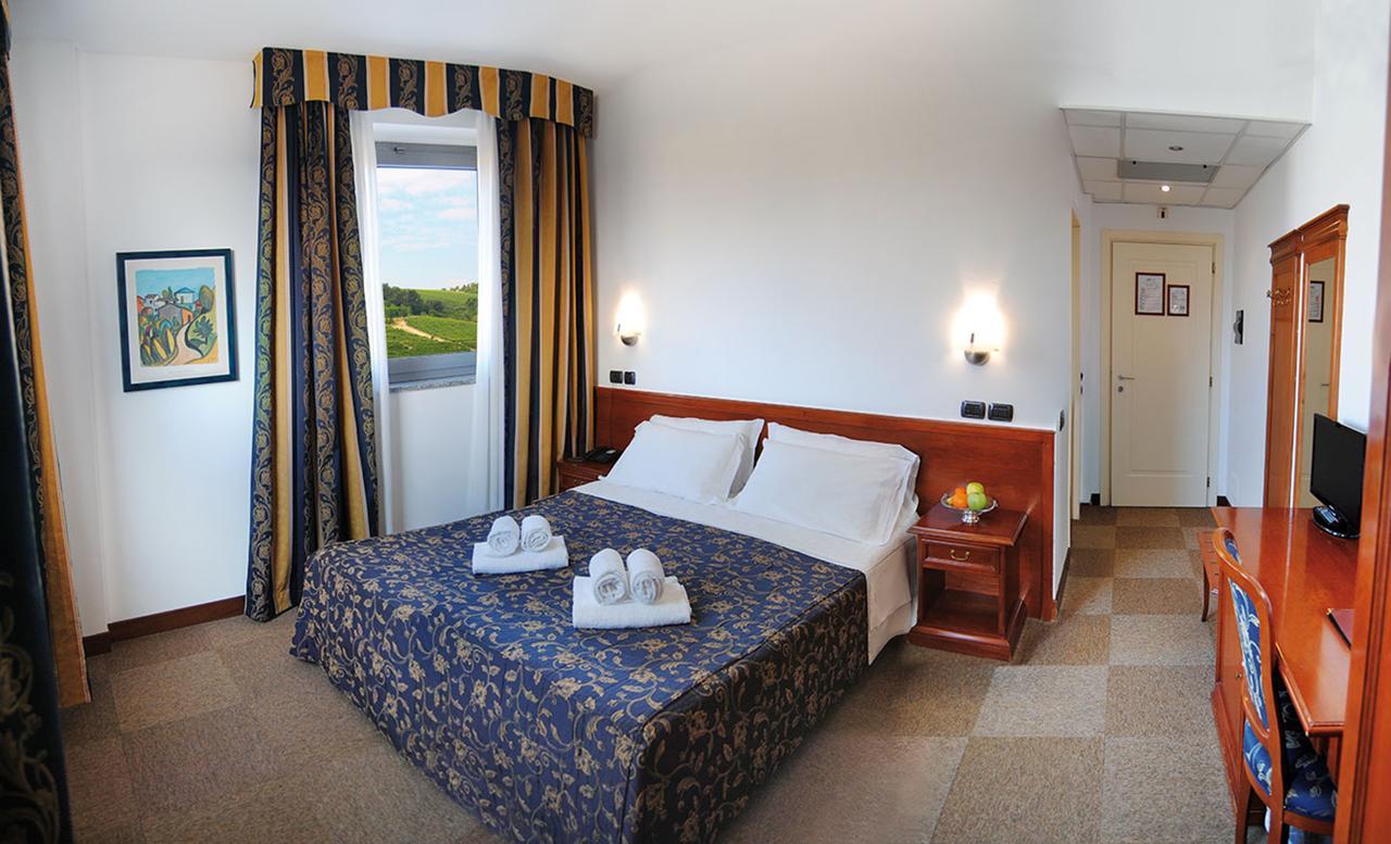 Hotel Medea (Adults Only) 阿尔巴 外观 照片