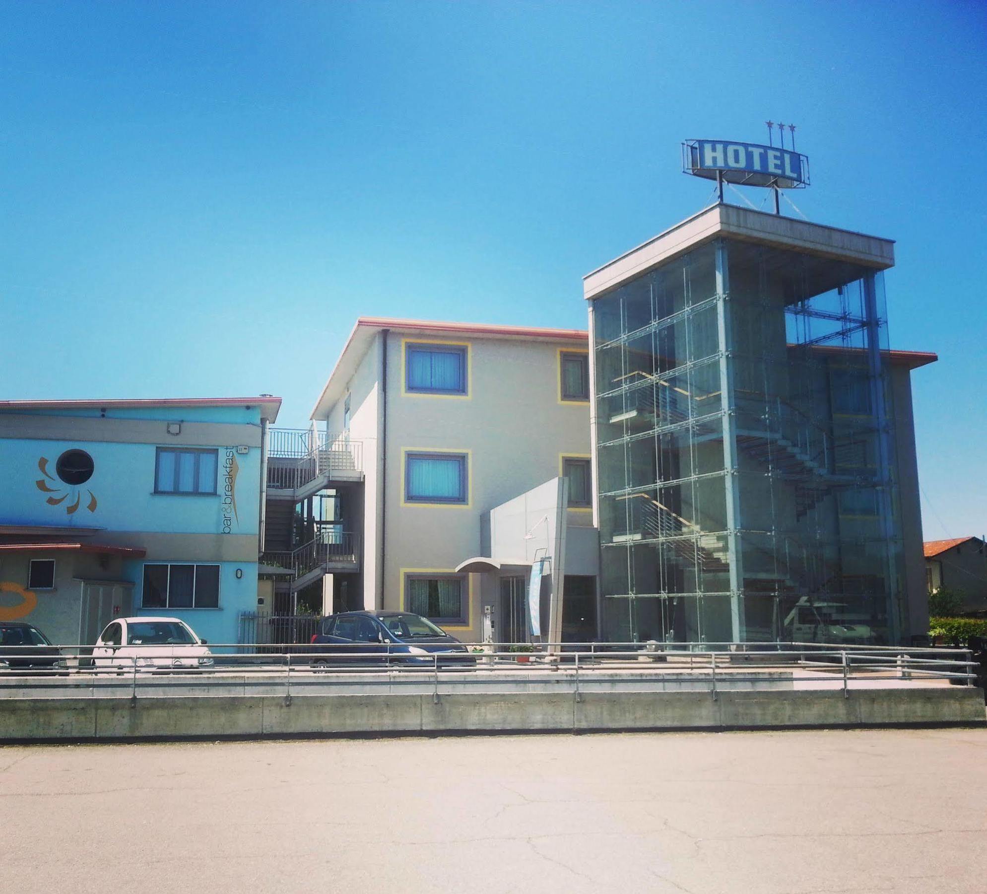Hotel Medea (Adults Only) 阿尔巴 外观 照片